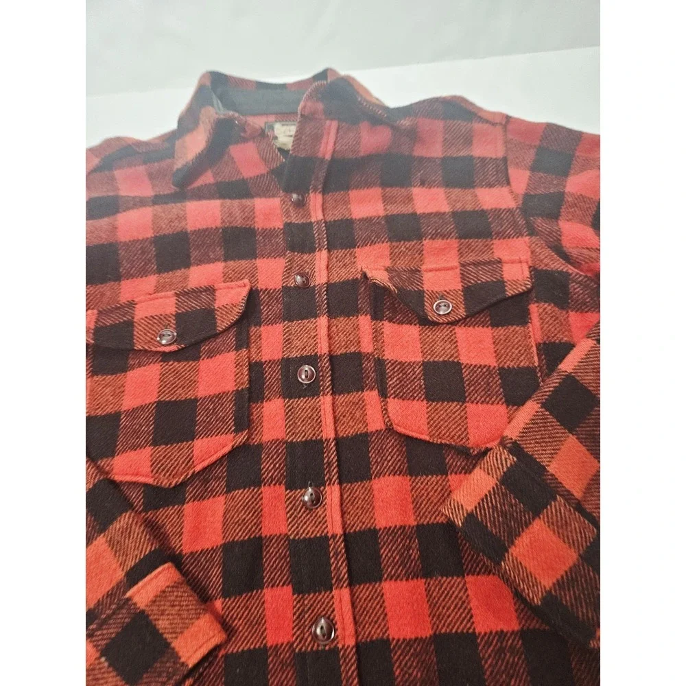 Vintage Woolrich Shirt Men's Large 40s 50s Buffalo Plaid Wool Outdoors USA Small